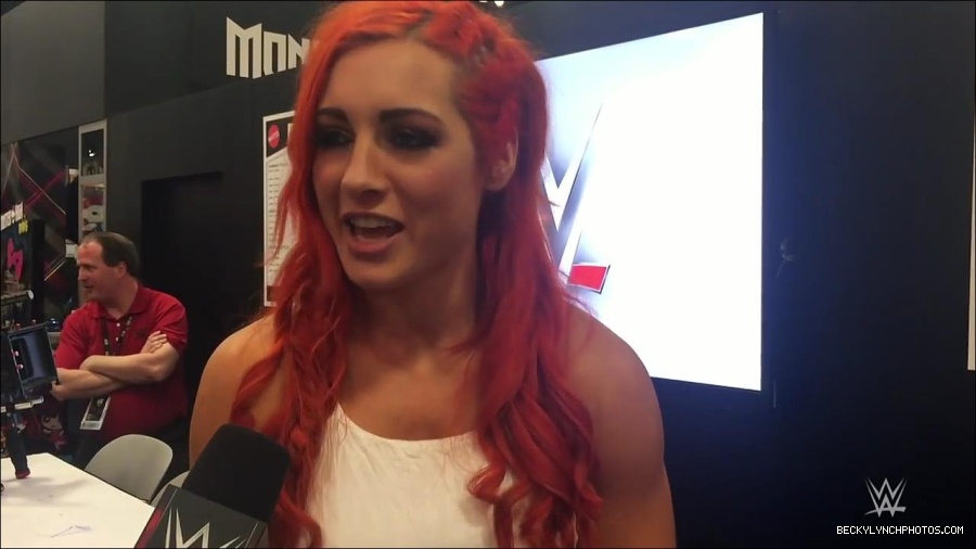Y2Mate_is_-_Becky_Lynch_recaps_her_first_San_Diego_Comic-Con_experience-xj9sPuhQSLA-720p-1655737850986_mp4_000172333.jpg