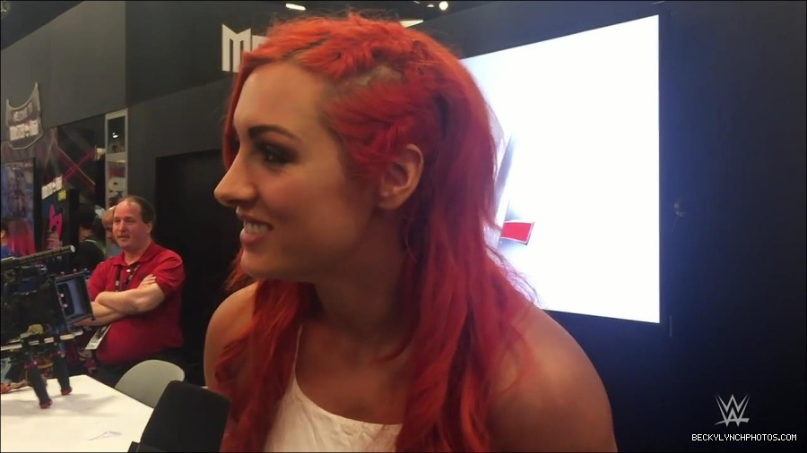 Y2Mate_is_-_Becky_Lynch_recaps_her_first_San_Diego_Comic-Con_experience-xj9sPuhQSLA-720p-1655737850986_mp4_000181933.jpg