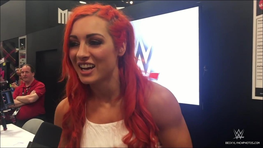 Y2Mate_is_-_Becky_Lynch_recaps_her_first_San_Diego_Comic-Con_experience-xj9sPuhQSLA-720p-1655737850986_mp4_000183133.jpg