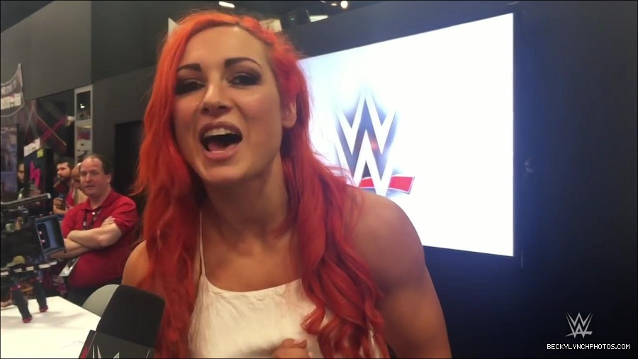 Y2Mate_is_-_Becky_Lynch_recaps_her_first_San_Diego_Comic-Con_experience-xj9sPuhQSLA-720p-1655737850986_mp4_000183533.jpg