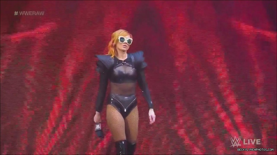 WWE_Monday_Night_Raw_2022_06_20_720p_HDTV_x264-NWCHD_mp4_000318718.jpg
