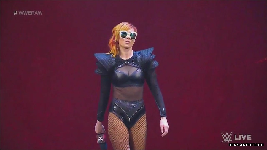 WWE_Monday_Night_Raw_2022_06_20_720p_HDTV_x264-NWCHD_mp4_000319919.jpg