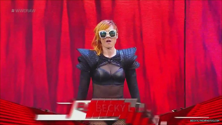 WWE_Monday_Night_Raw_2022_06_20_720p_HDTV_x264-NWCHD_mp4_000321921.jpg