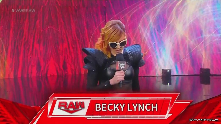 WWE_Monday_Night_Raw_2022_06_20_720p_HDTV_x264-NWCHD_mp4_000325124.jpg