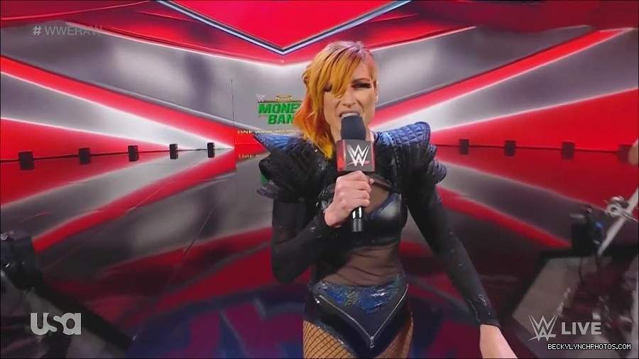 WWE_Monday_Night_Raw_2022_06_20_720p_HDTV_x264-NWCHD_mp4_000330330.jpg