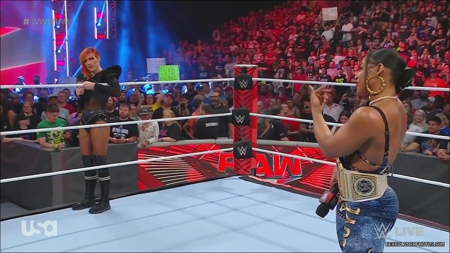 WWE_Monday_Night_Raw_2022_06_20_720p_HDTV_x264-NWCHD_mp4_000348348.jpg