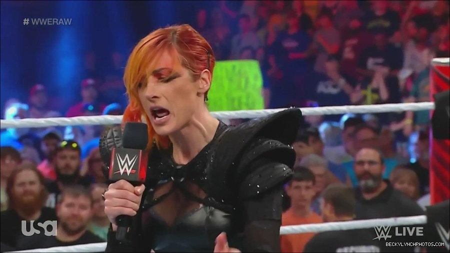 WWE_Monday_Night_Raw_2022_06_20_720p_HDTV_x264-NWCHD_mp4_000366366.jpg