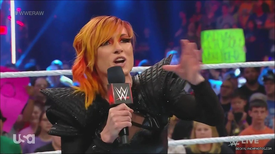WWE_Monday_Night_Raw_2022_06_20_720p_HDTV_x264-NWCHD_mp4_000371971.jpg