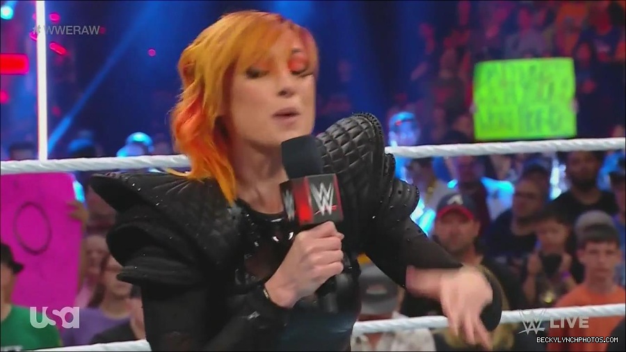 WWE_Monday_Night_Raw_2022_06_20_720p_HDTV_x264-NWCHD_mp4_000372372.jpg