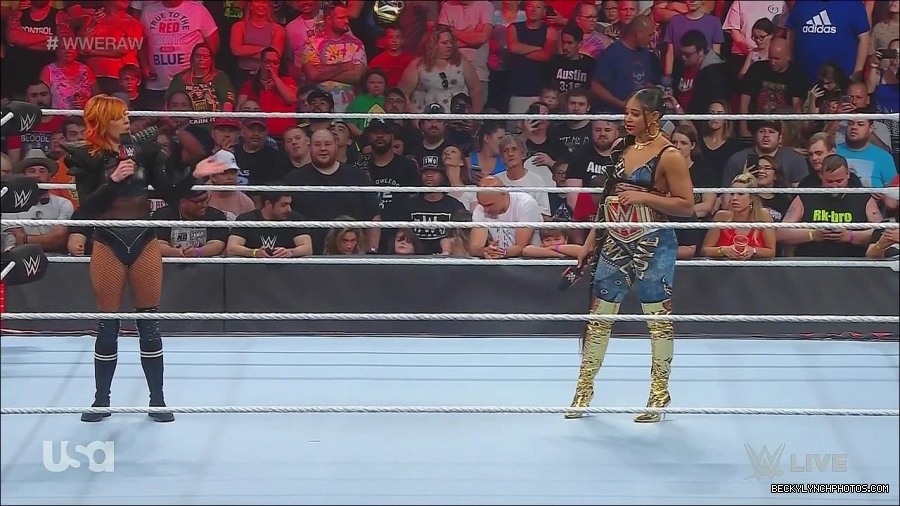 WWE_Monday_Night_Raw_2022_06_20_720p_HDTV_x264-NWCHD_mp4_000376376.jpg