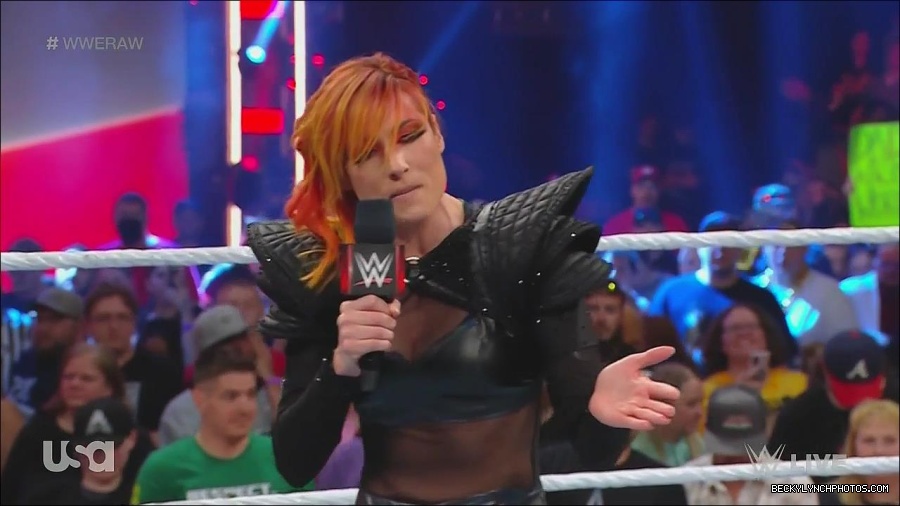WWE_Monday_Night_Raw_2022_06_20_720p_HDTV_x264-NWCHD_mp4_000379979.jpg