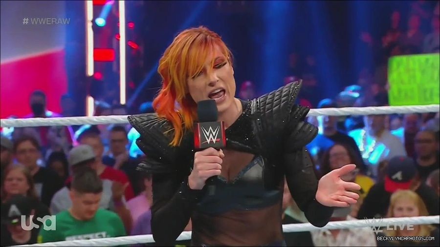 WWE_Monday_Night_Raw_2022_06_20_720p_HDTV_x264-NWCHD_mp4_000380380.jpg