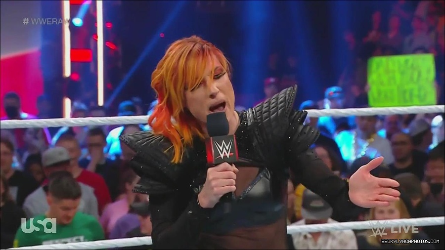 WWE_Monday_Night_Raw_2022_06_20_720p_HDTV_x264-NWCHD_mp4_000380780.jpg