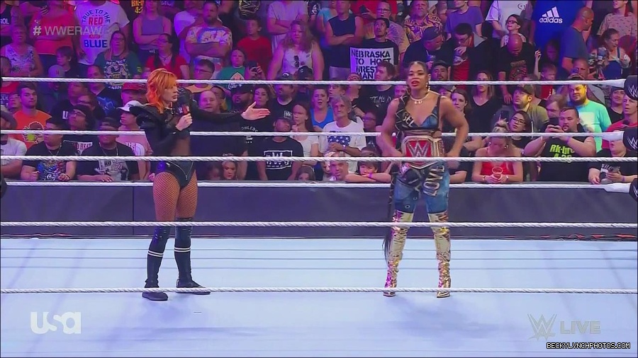 WWE_Monday_Night_Raw_2022_06_20_720p_HDTV_x264-NWCHD_mp4_000386386.jpg