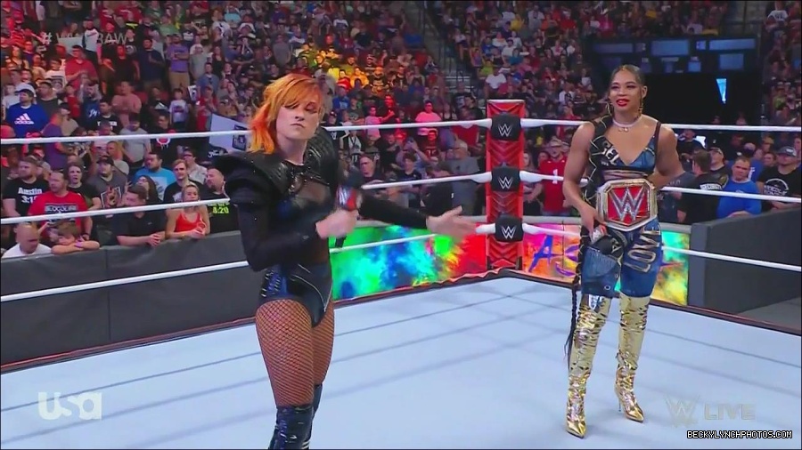 WWE_Monday_Night_Raw_2022_06_20_720p_HDTV_x264-NWCHD_mp4_000387587.jpg