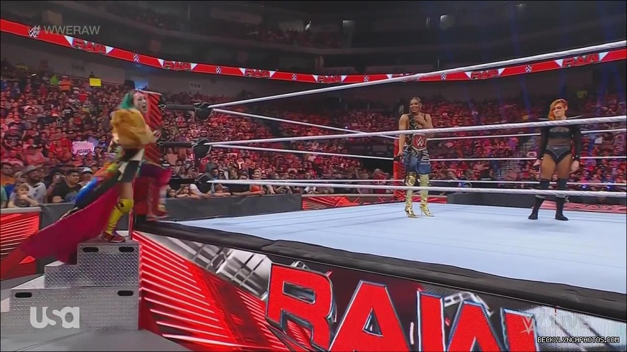 WWE_Monday_Night_Raw_2022_06_20_720p_HDTV_x264-NWCHD_mp4_000419619.jpg