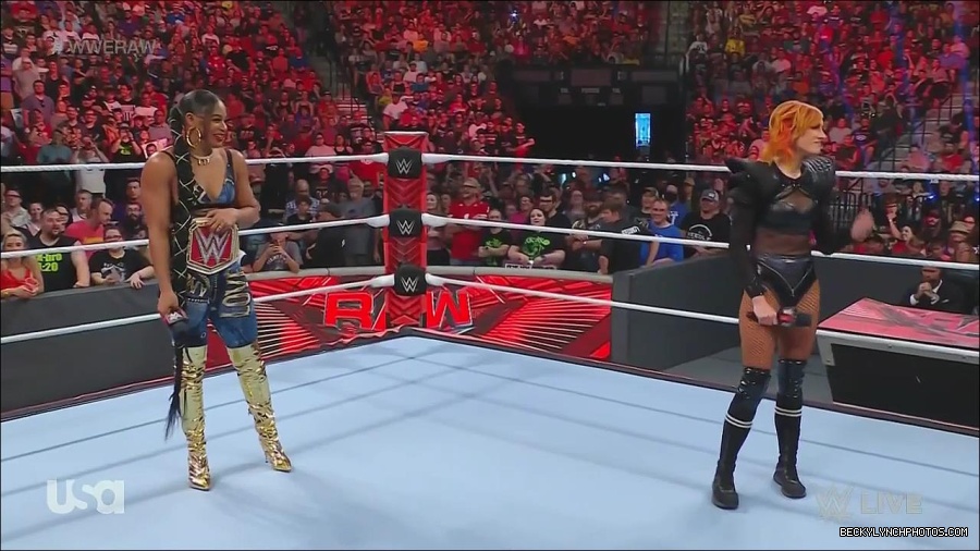 WWE_Monday_Night_Raw_2022_06_20_720p_HDTV_x264-NWCHD_mp4_000426025.jpg
