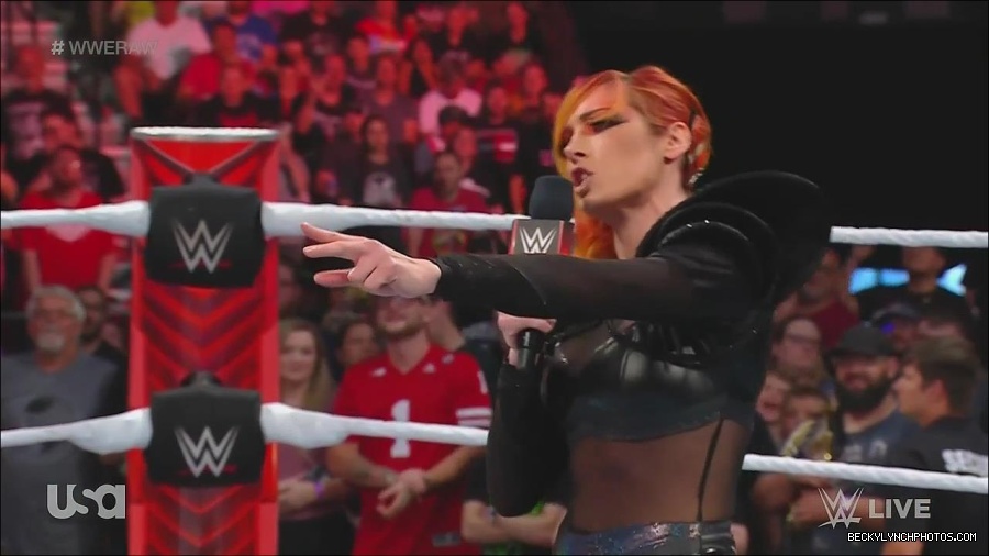 WWE_Monday_Night_Raw_2022_06_20_720p_HDTV_x264-NWCHD_mp4_000438438.jpg