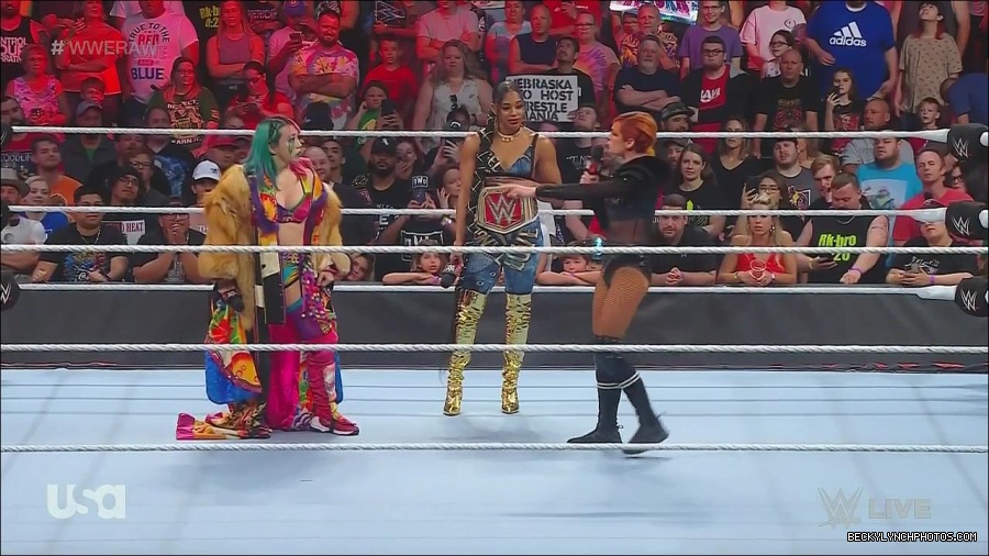 WWE_Monday_Night_Raw_2022_06_20_720p_HDTV_x264-NWCHD_mp4_000440840.jpg