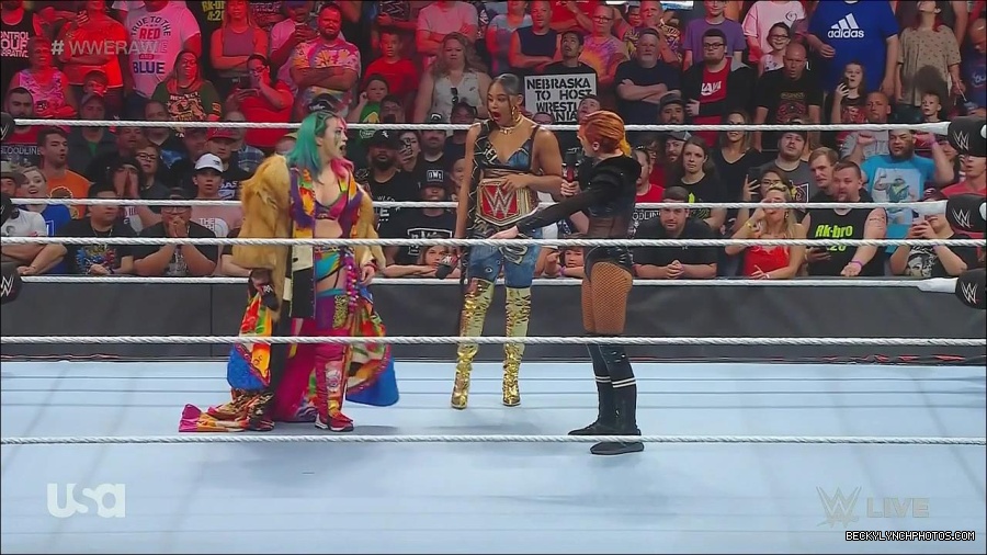 WWE_Monday_Night_Raw_2022_06_20_720p_HDTV_x264-NWCHD_mp4_000445645.jpg
