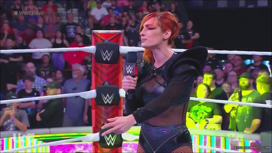 WWE_Monday_Night_Raw_2022_06_20_720p_HDTV_x264-NWCHD_mp4_000446846.jpg