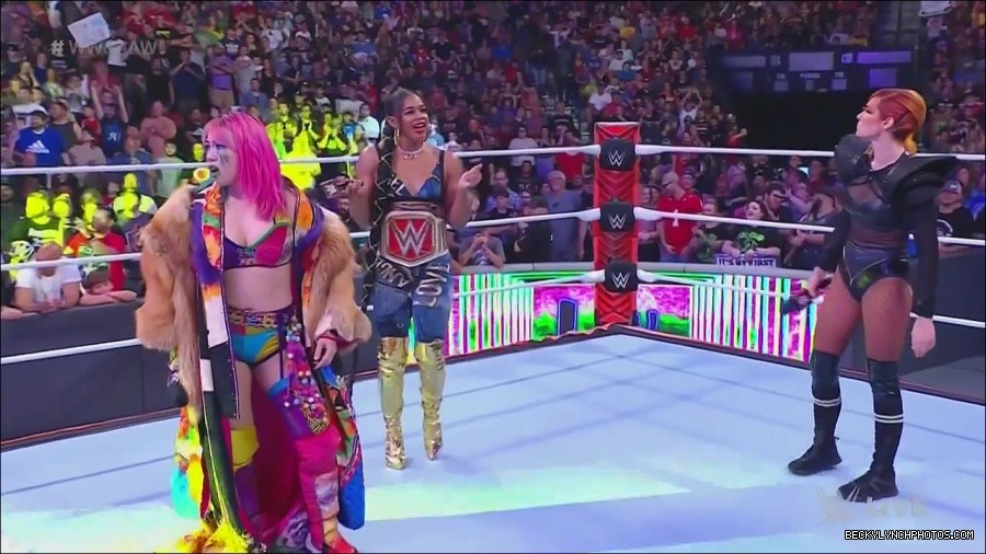 WWE_Monday_Night_Raw_2022_06_20_720p_HDTV_x264-NWCHD_mp4_000451083.jpg