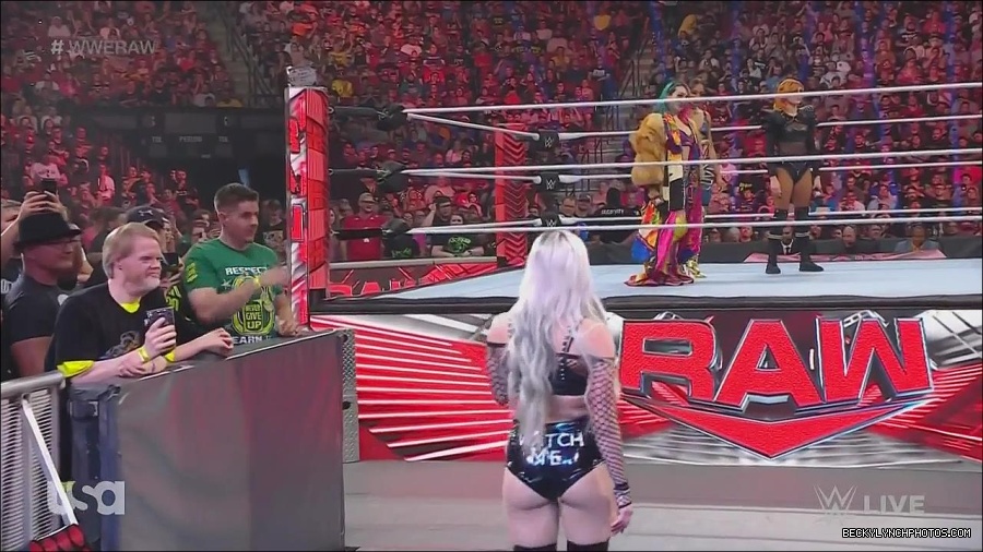 WWE_Monday_Night_Raw_2022_06_20_720p_HDTV_x264-NWCHD_mp4_000472305.jpg