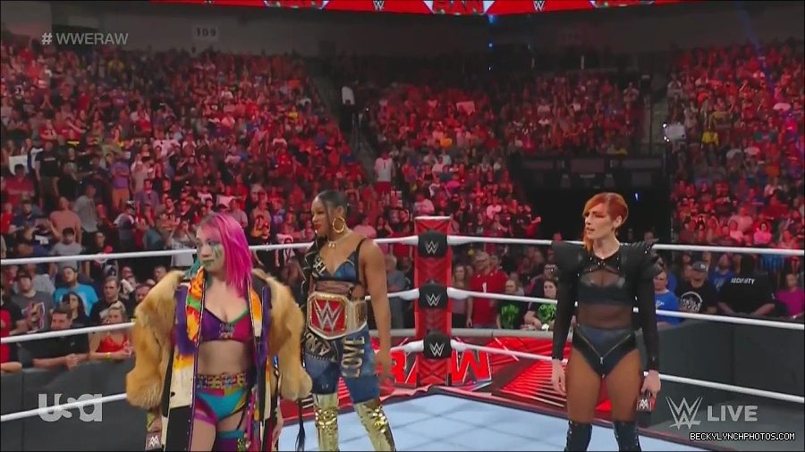 WWE_Monday_Night_Raw_2022_06_20_720p_HDTV_x264-NWCHD_mp4_000481113.jpg