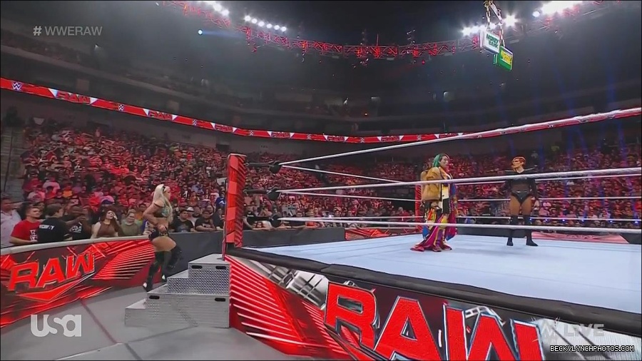 WWE_Monday_Night_Raw_2022_06_20_720p_HDTV_x264-NWCHD_mp4_000483115.jpg