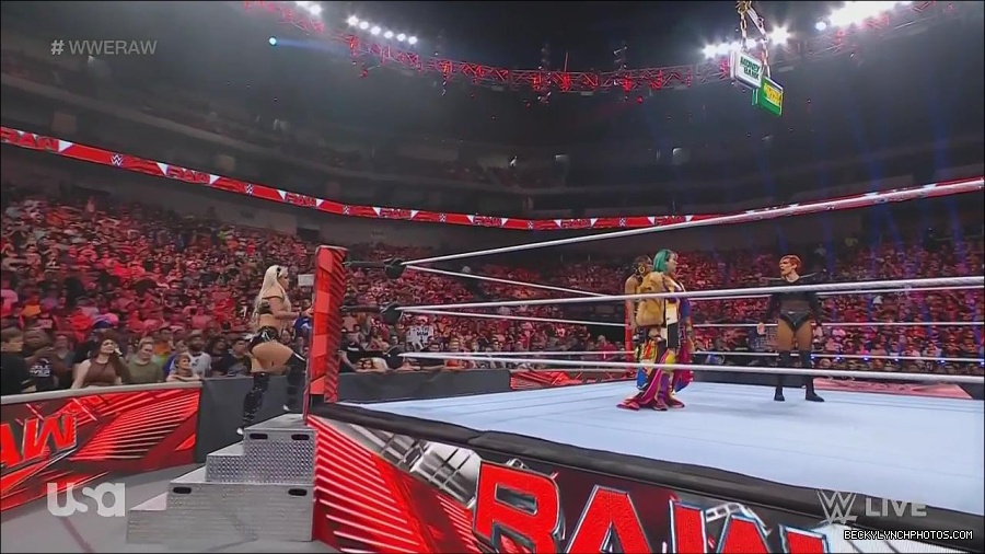 WWE_Monday_Night_Raw_2022_06_20_720p_HDTV_x264-NWCHD_mp4_000483916.jpg