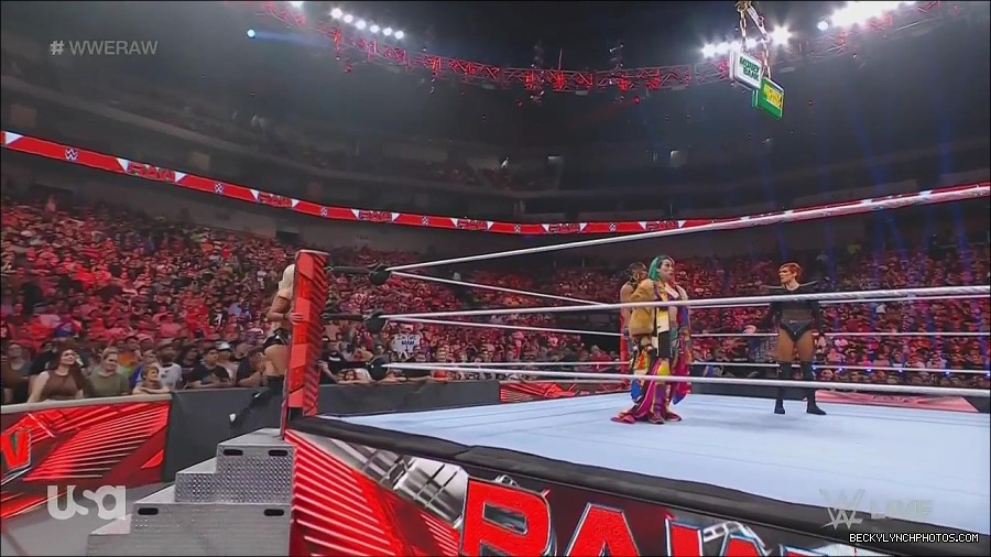 WWE_Monday_Night_Raw_2022_06_20_720p_HDTV_x264-NWCHD_mp4_000484317.jpg