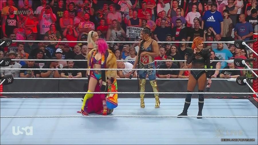 WWE_Monday_Night_Raw_2022_06_20_720p_HDTV_x264-NWCHD_mp4_000489522.jpg