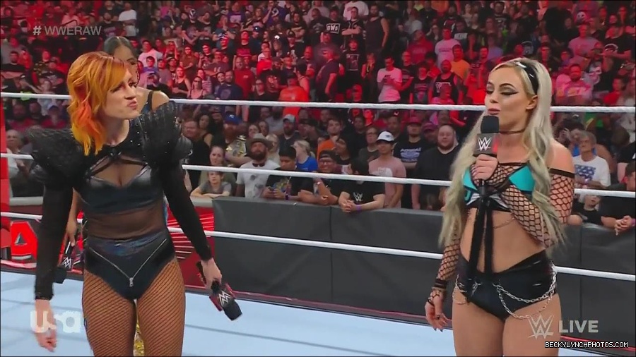 WWE_Monday_Night_Raw_2022_06_20_720p_HDTV_x264-NWCHD_mp4_000494727.jpg