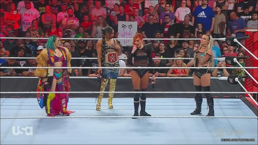 WWE_Monday_Night_Raw_2022_06_20_720p_HDTV_x264-NWCHD_mp4_000498731.jpg