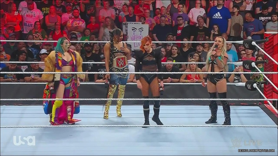 WWE_Monday_Night_Raw_2022_06_20_720p_HDTV_x264-NWCHD_mp4_000499131.jpg