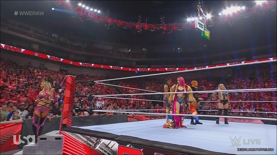 WWE_Monday_Night_Raw_2022_06_20_720p_HDTV_x264-NWCHD_mp4_000537570.jpg