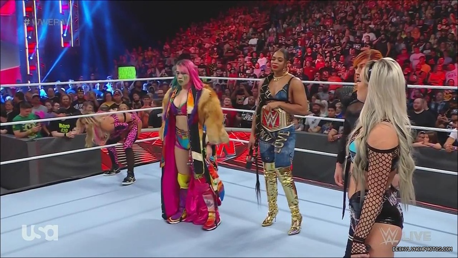 WWE_Monday_Night_Raw_2022_06_20_720p_HDTV_x264-NWCHD_mp4_000541574.jpg