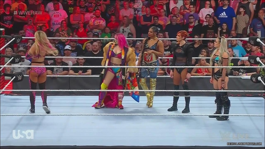 WWE_Monday_Night_Raw_2022_06_20_720p_HDTV_x264-NWCHD_mp4_000544777.jpg