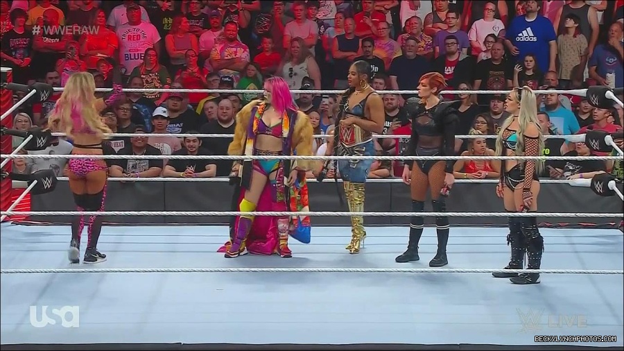WWE_Monday_Night_Raw_2022_06_20_720p_HDTV_x264-NWCHD_mp4_000545177.jpg
