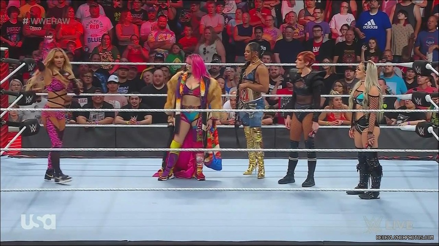 WWE_Monday_Night_Raw_2022_06_20_720p_HDTV_x264-NWCHD_mp4_000545578.jpg