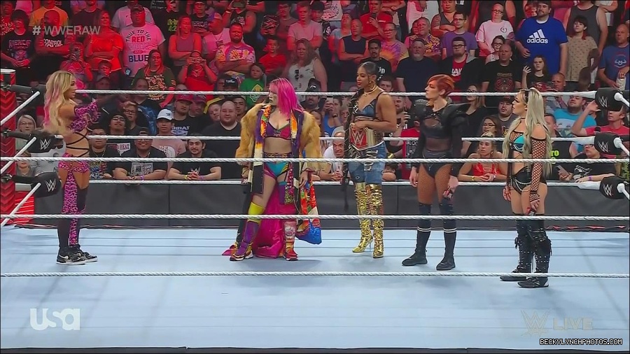 WWE_Monday_Night_Raw_2022_06_20_720p_HDTV_x264-NWCHD_mp4_000547179.jpg