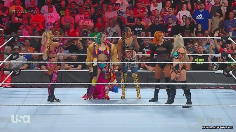 WWE_Monday_Night_Raw_2022_06_20_720p_HDTV_x264-NWCHD_mp4_000554787.jpg