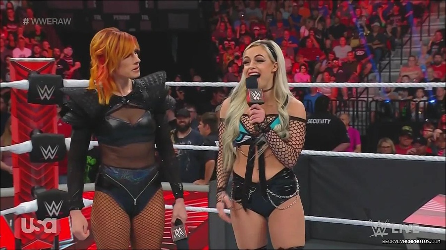 WWE_Monday_Night_Raw_2022_06_20_720p_HDTV_x264-NWCHD_mp4_000556789.jpg