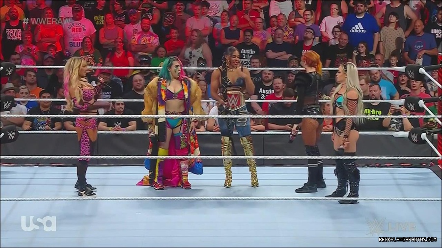 WWE_Monday_Night_Raw_2022_06_20_720p_HDTV_x264-NWCHD_mp4_000573205.jpg