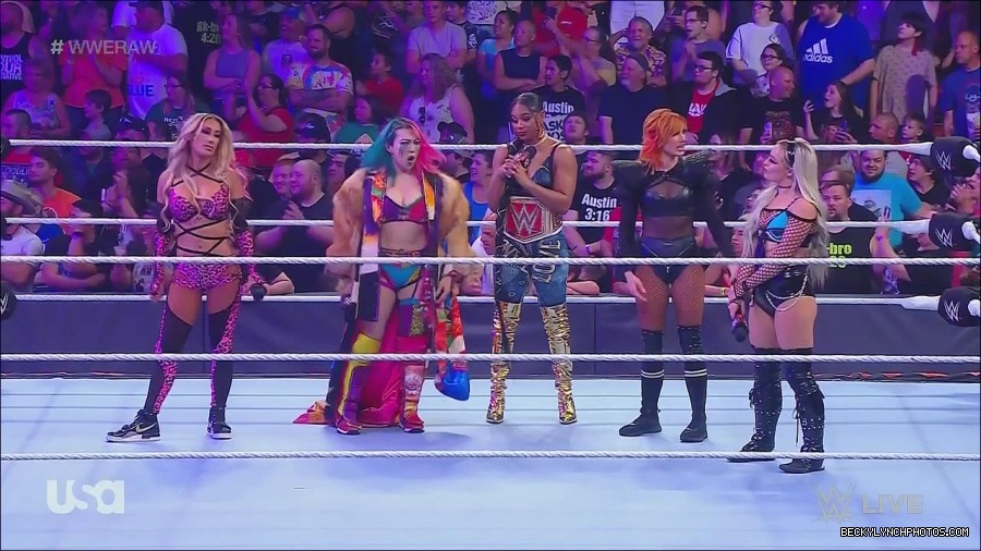 WWE_Monday_Night_Raw_2022_06_20_720p_HDTV_x264-NWCHD_mp4_000584817.jpg