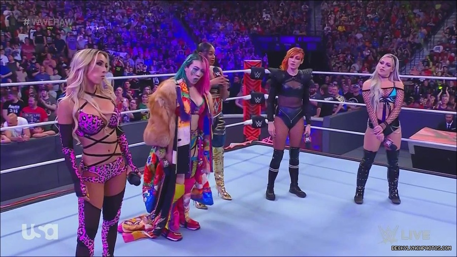WWE_Monday_Night_Raw_2022_06_20_720p_HDTV_x264-NWCHD_mp4_000586419.jpg