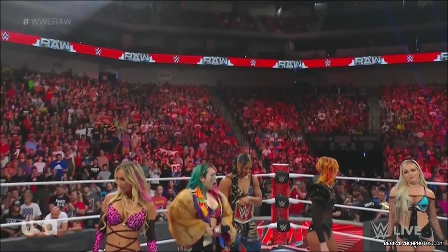 WWE_Monday_Night_Raw_2022_06_20_720p_HDTV_x264-NWCHD_mp4_000614847.jpg