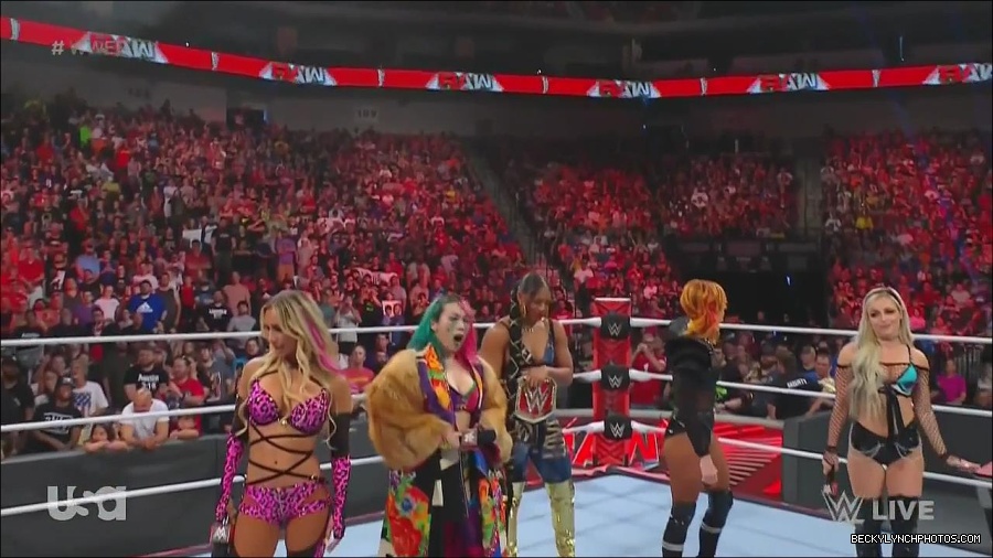 WWE_Monday_Night_Raw_2022_06_20_720p_HDTV_x264-NWCHD_mp4_000615247.jpg