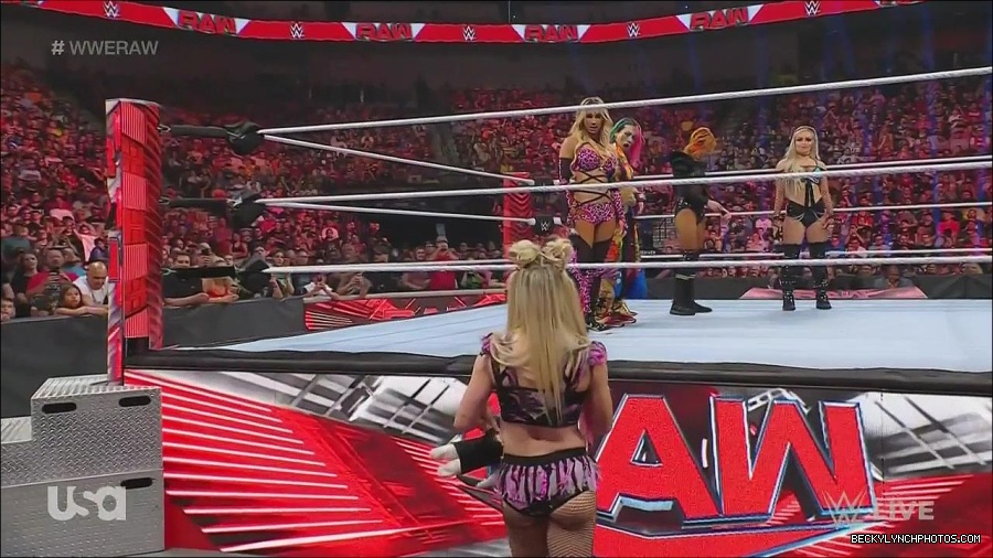 WWE_Monday_Night_Raw_2022_06_20_720p_HDTV_x264-NWCHD_mp4_000616449.jpg