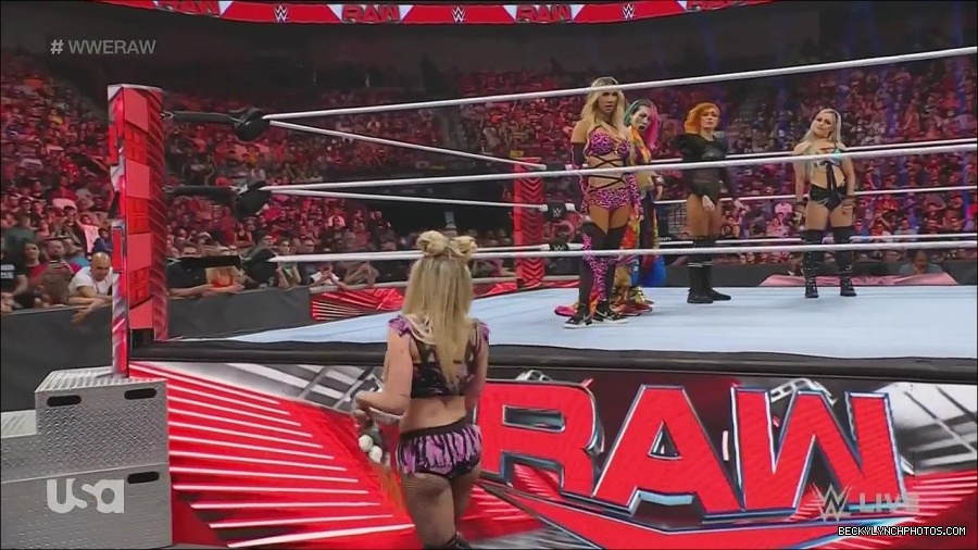 WWE_Monday_Night_Raw_2022_06_20_720p_HDTV_x264-NWCHD_mp4_000617249.jpg